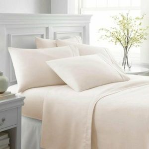 Bedding - Ultra soft sheet set. Size king. 6 piece. Bedding - Ultra soft sheet set. Size king. 6 piece.